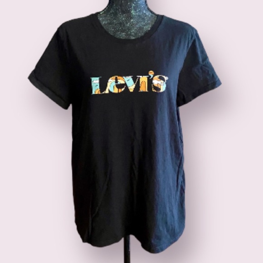 Levi's relaxed perfect fit t-shirt in black with chest mv logo